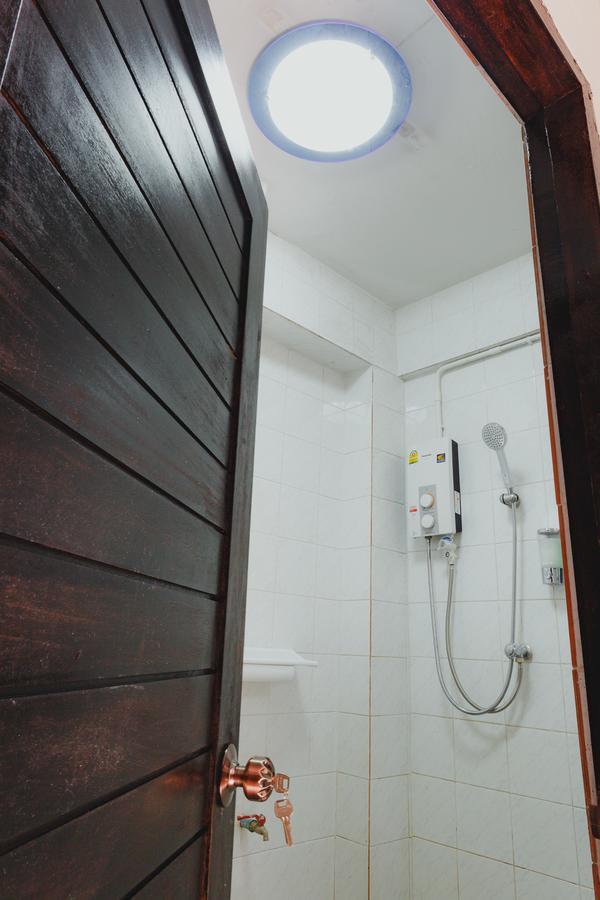 The Aree Hat Yai Hostel Экстерьер фото