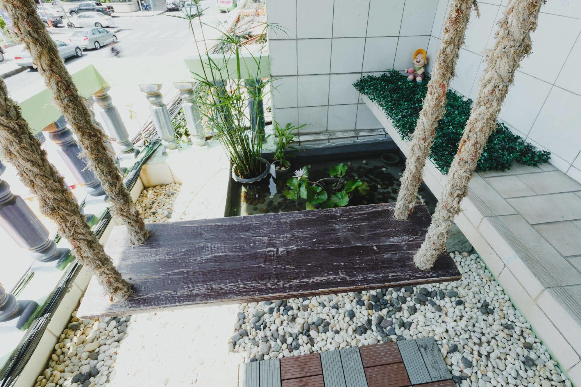 The Aree Hat Yai Hostel Экстерьер фото