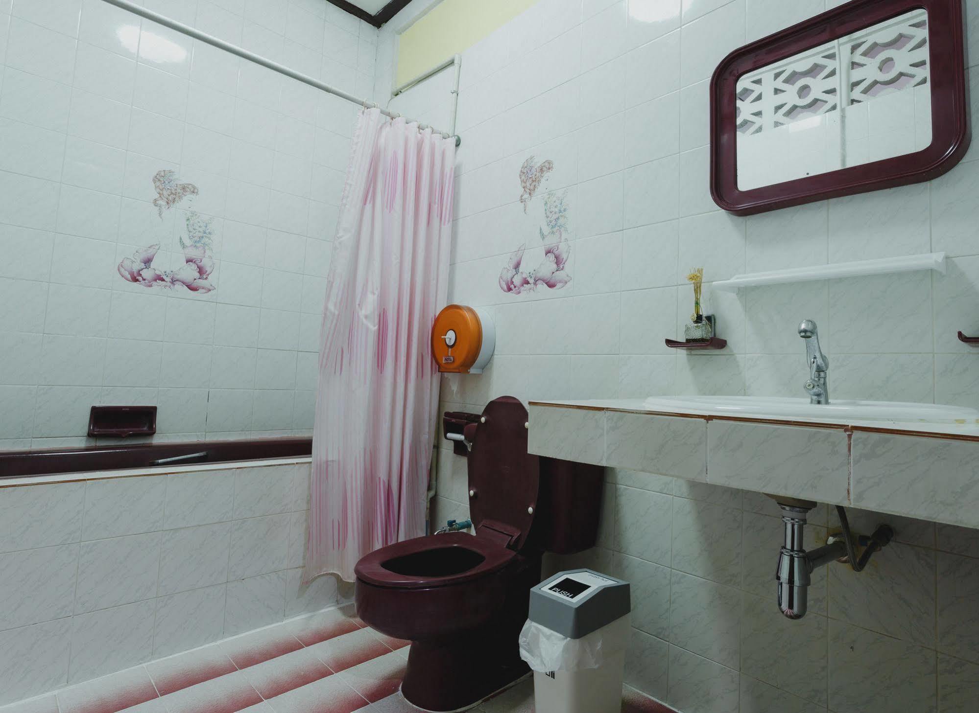 The Aree Hat Yai Hostel Экстерьер фото