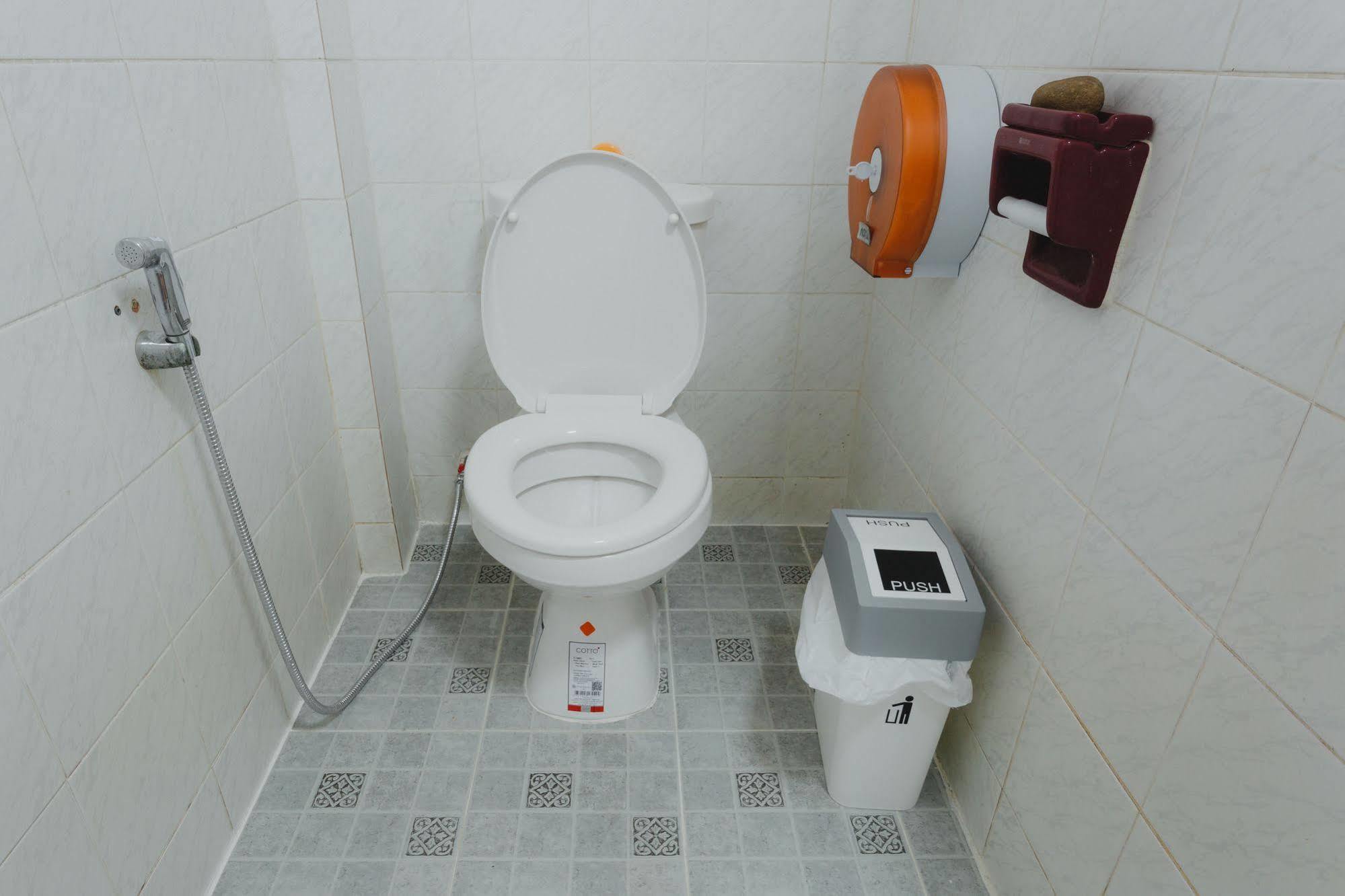 The Aree Hat Yai Hostel Экстерьер фото