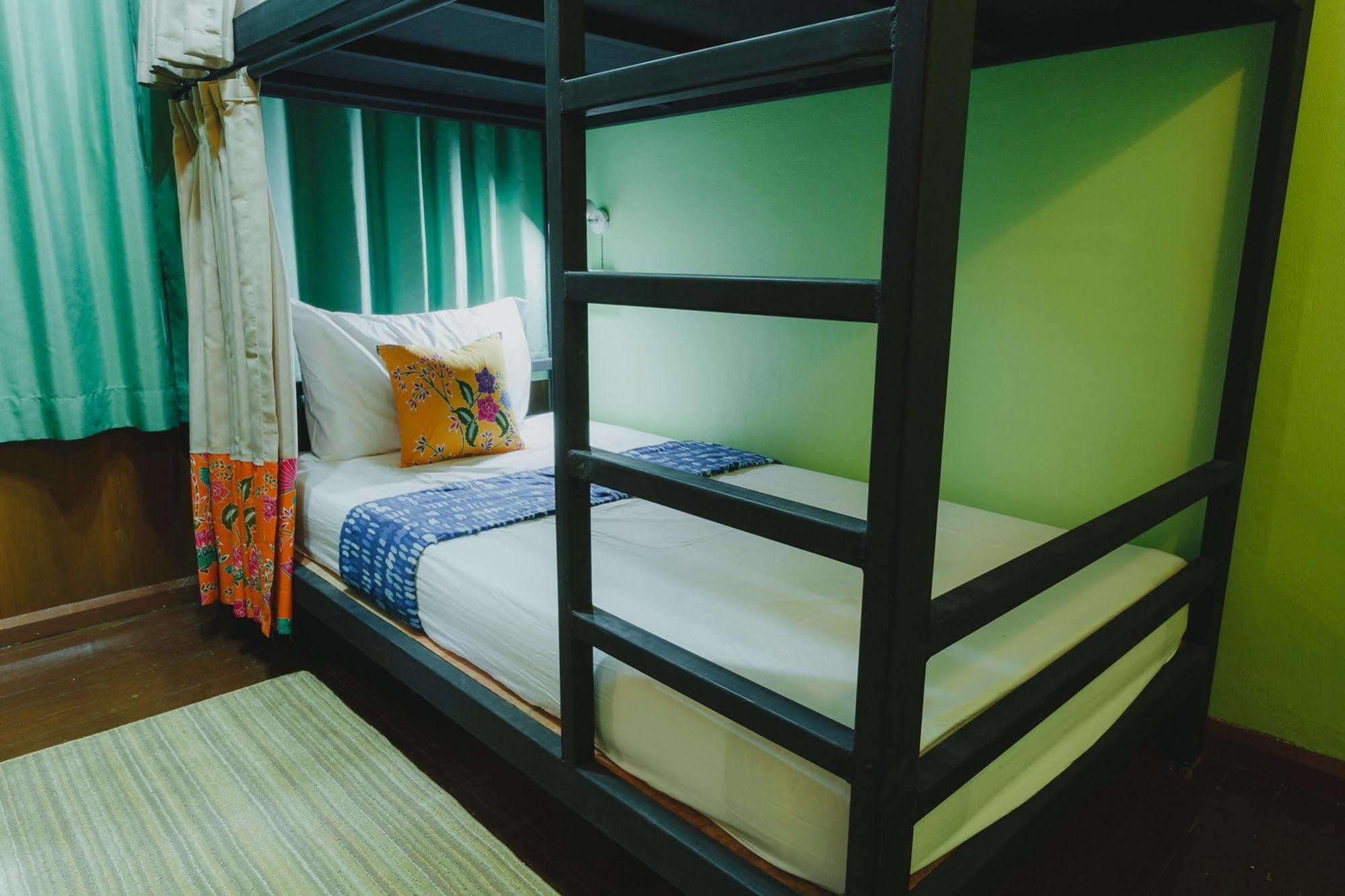 The Aree Hat Yai Hostel Экстерьер фото