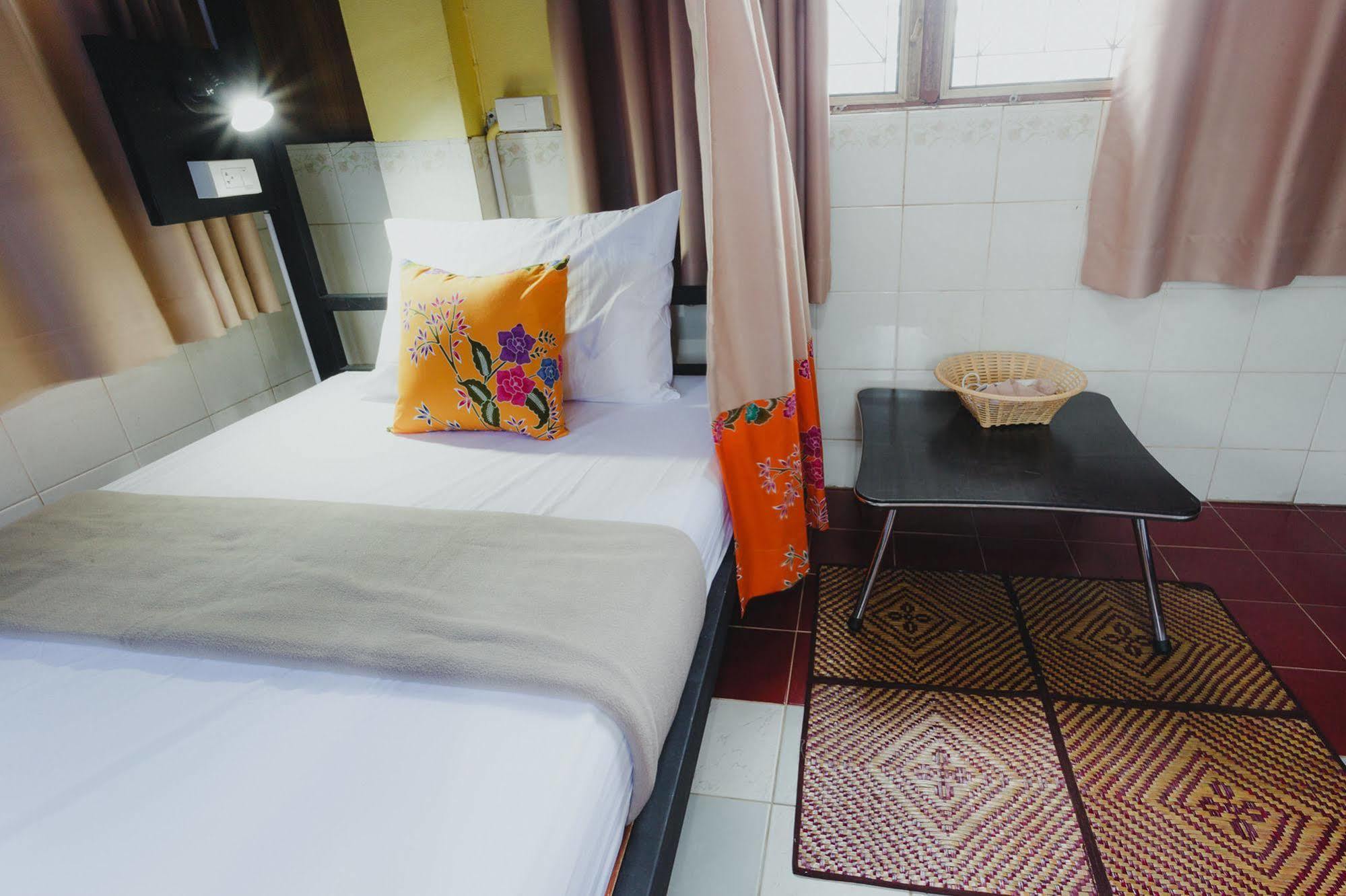 The Aree Hat Yai Hostel Экстерьер фото