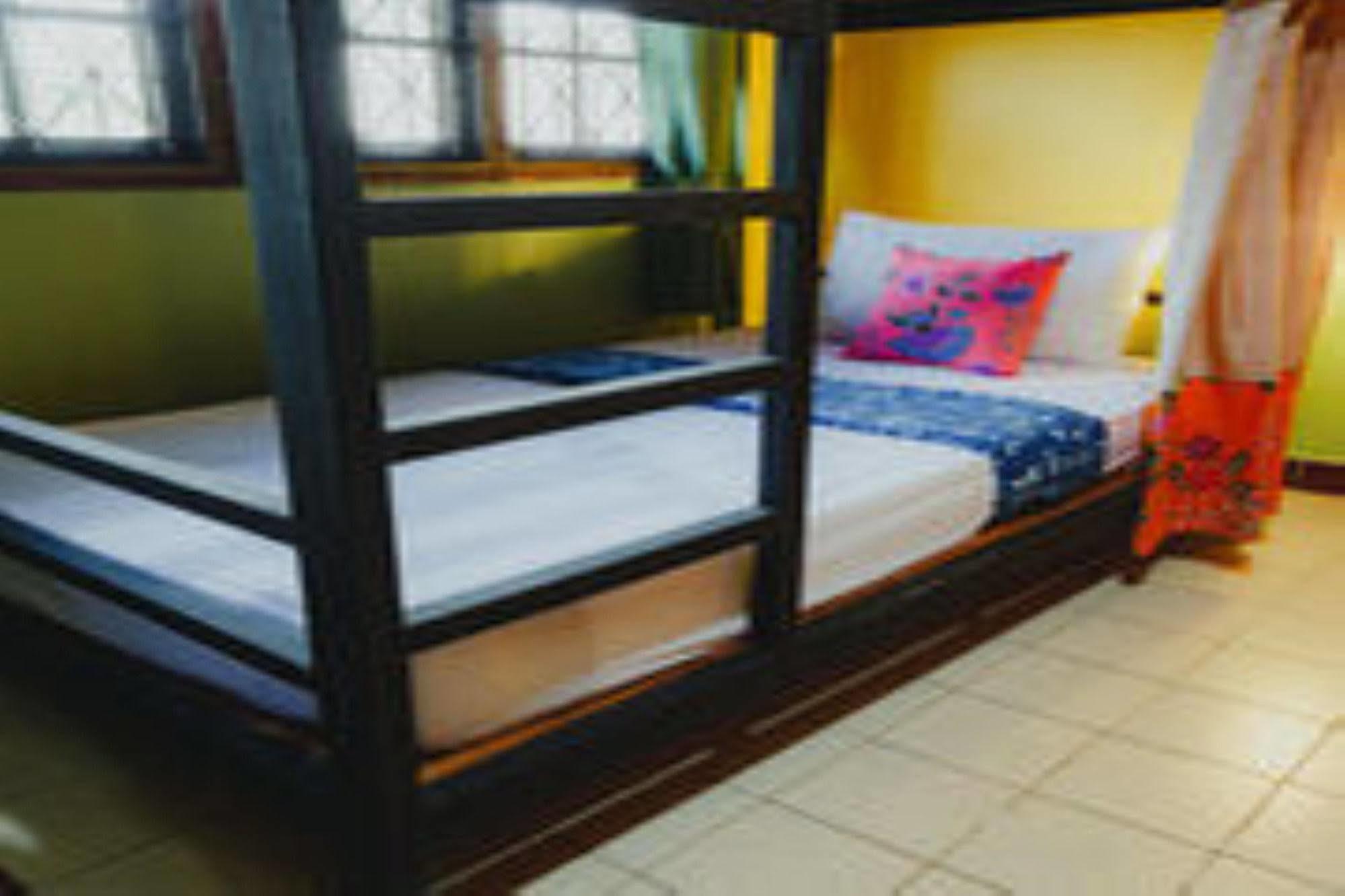 The Aree Hat Yai Hostel Экстерьер фото