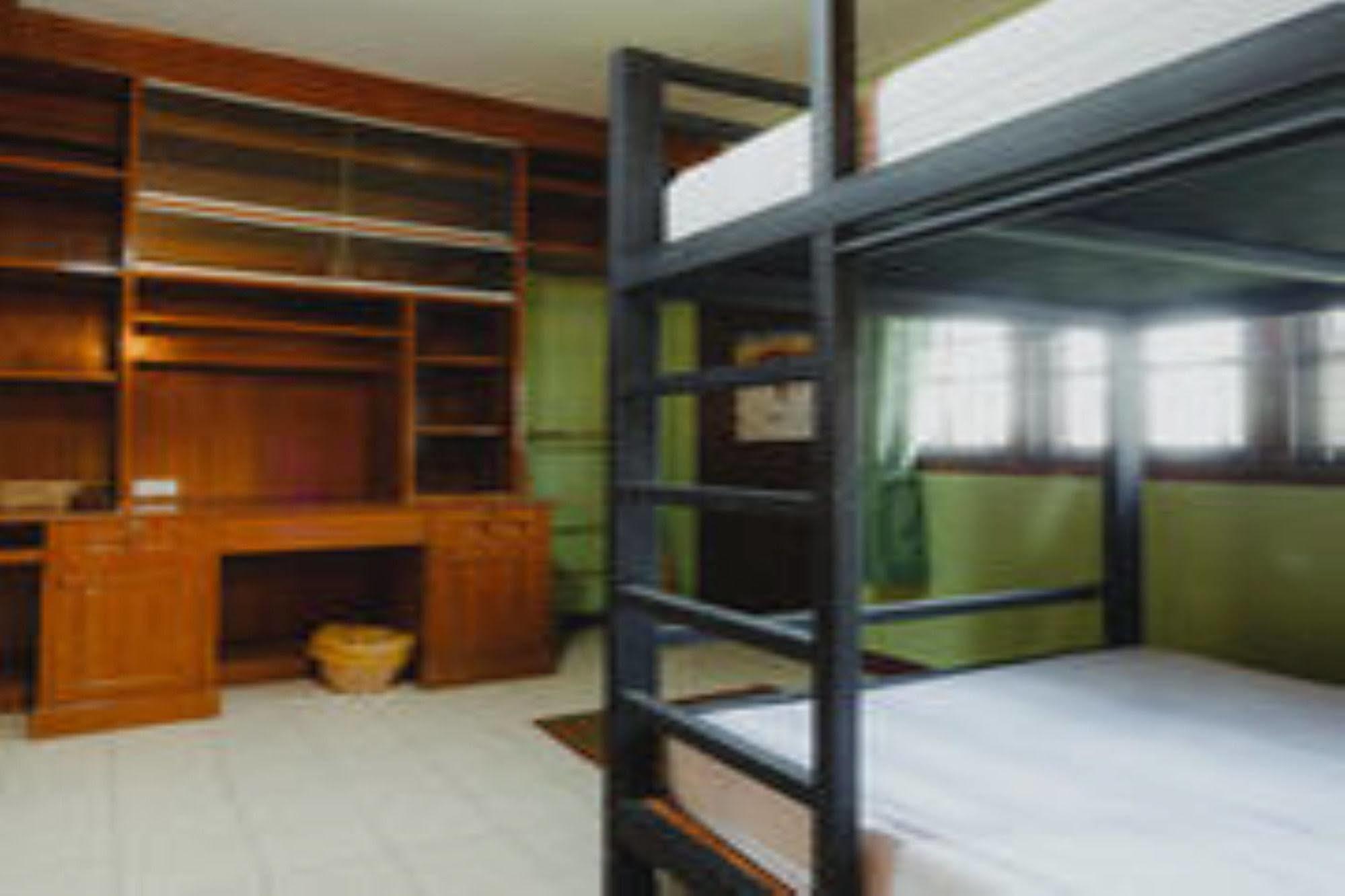 The Aree Hat Yai Hostel Экстерьер фото