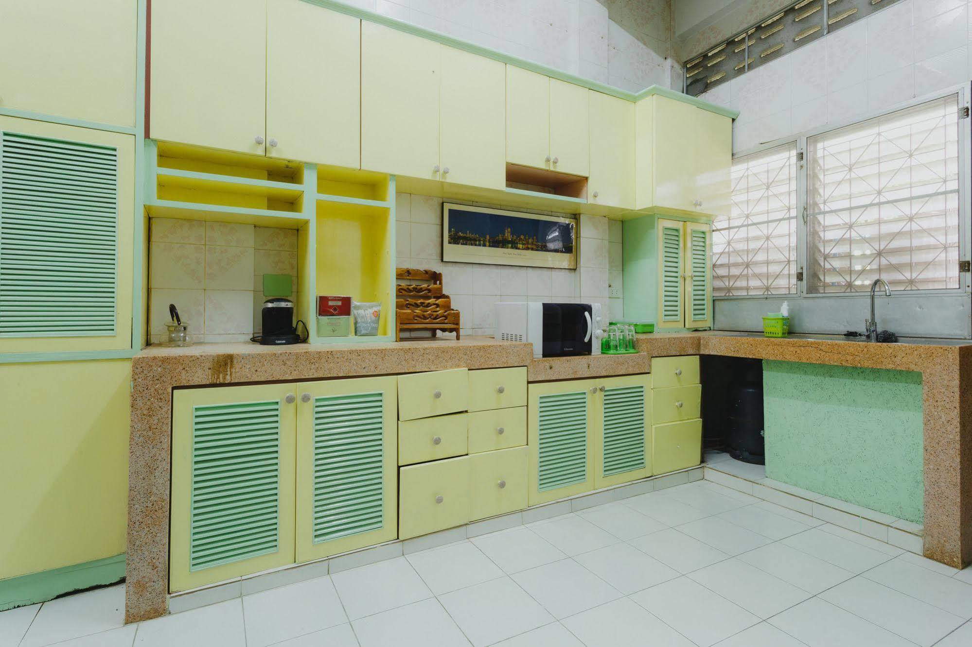 The Aree Hat Yai Hostel Экстерьер фото